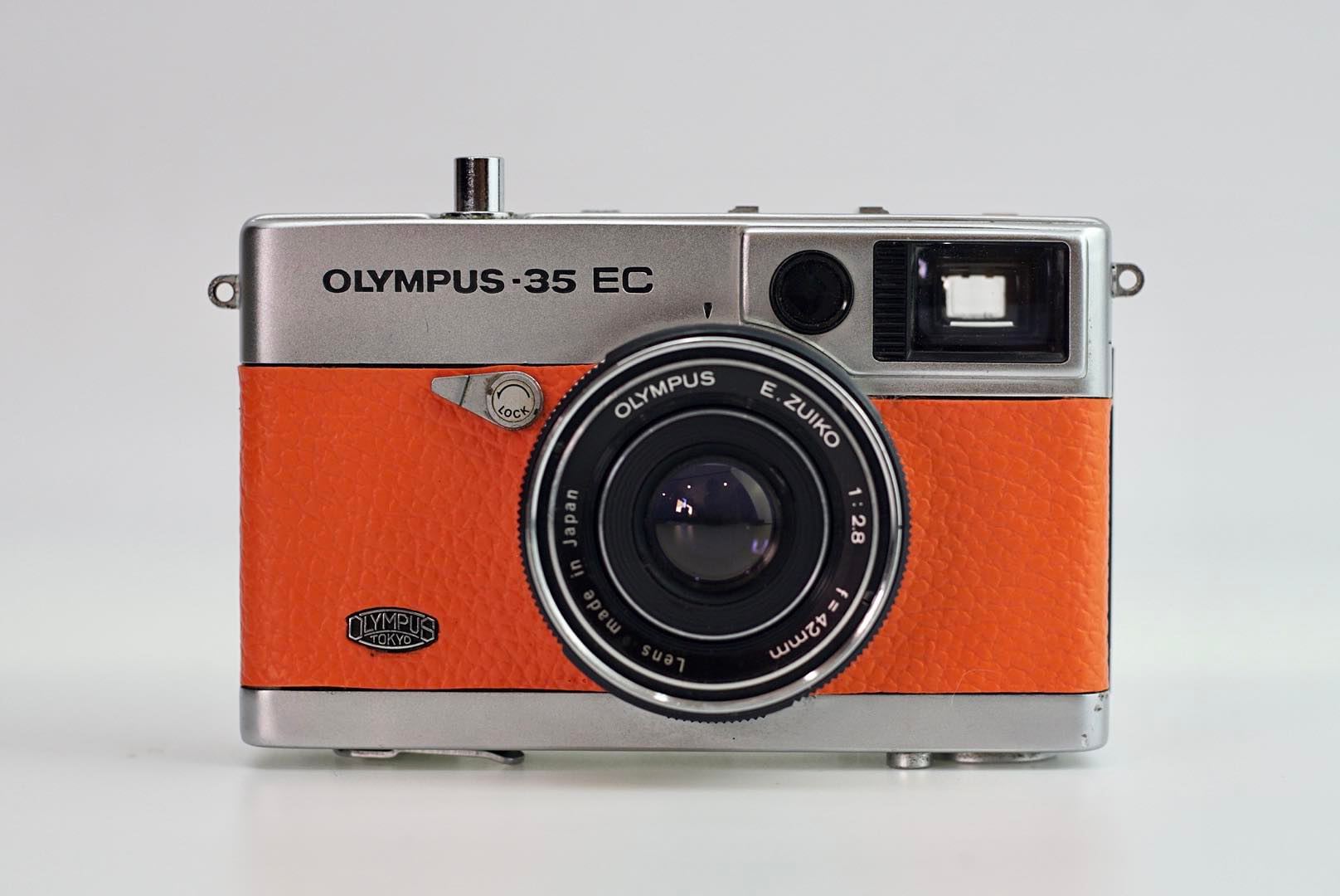 OLYMPUS 35 EC OLYMPUS E. ZUIKO 42MM. F2.8