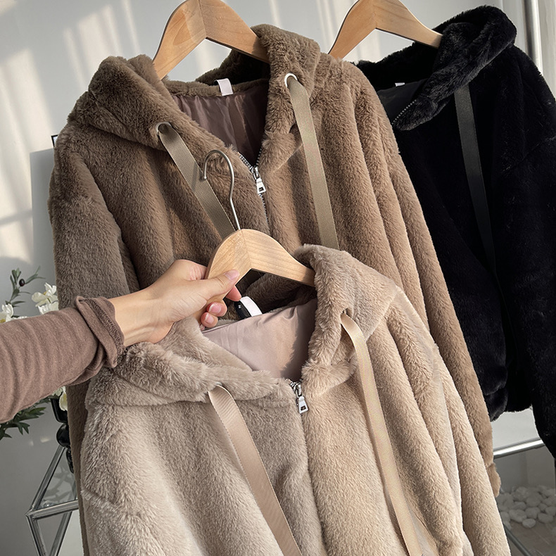 Page one เสื้อเฟอร์กันหนาว หมวกฮู้ด เสื้อขน Fluffy coat แบรนด์ page One ดำ
