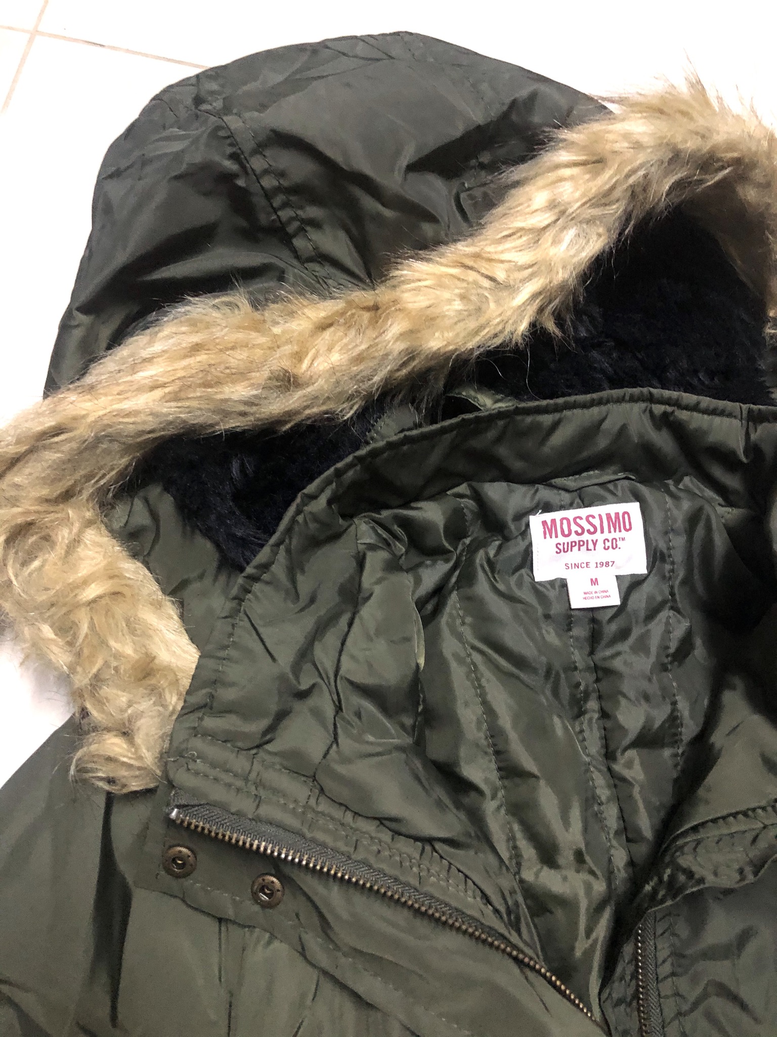 Mossimo supply co. เสื้อโค้ทฮู้ดกันหนาว เสื้อปาร์กา parka สีเขียว แบรนด์ mossimo supply co. (หมวกฮู้ดถอดได้ค่ะผ) เขียว