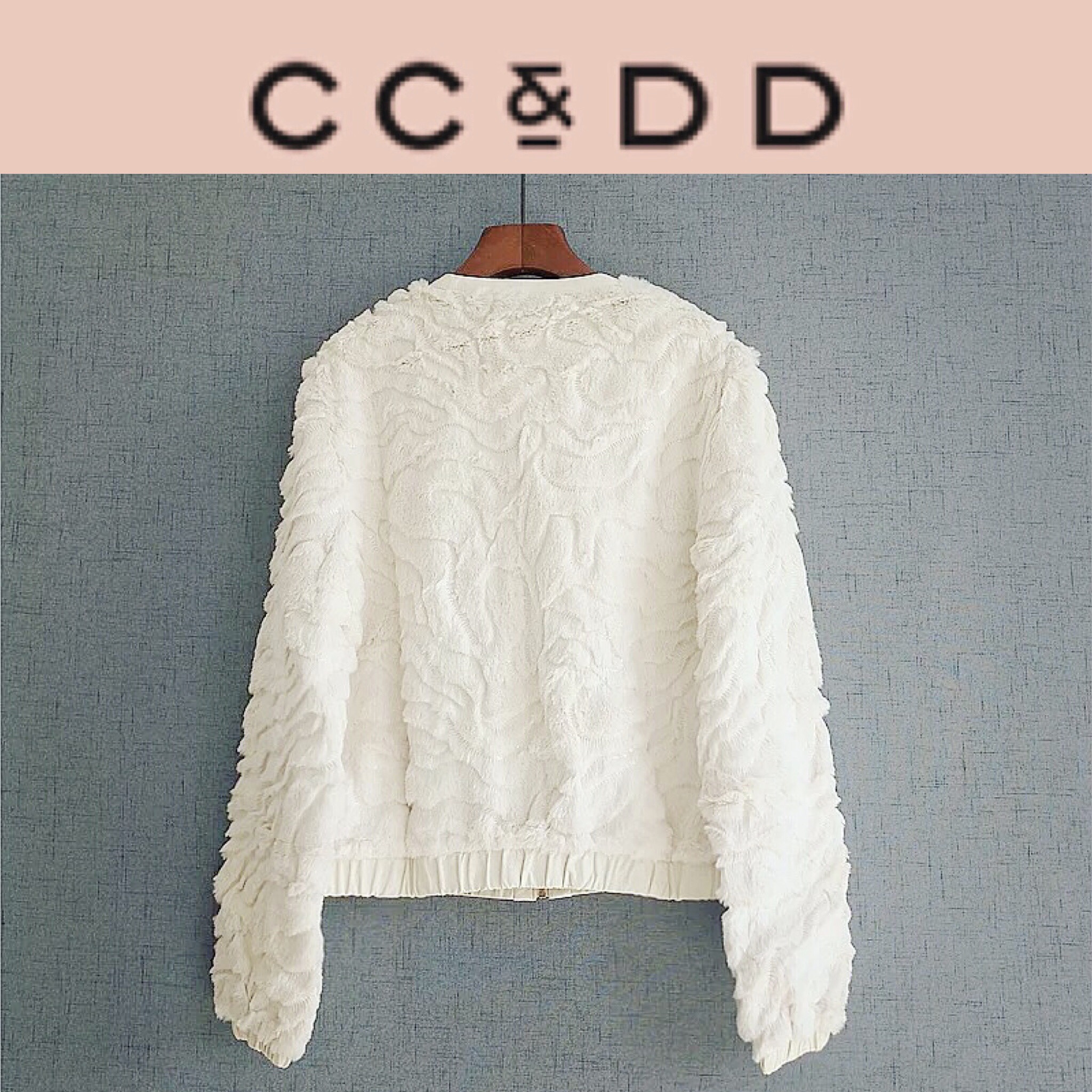 Cc&dd เสื้อกันหนาว แต่งขน เสื้อกันหนาวขนสีครีม แบรนด์เนม CC&DD ขาวครีม