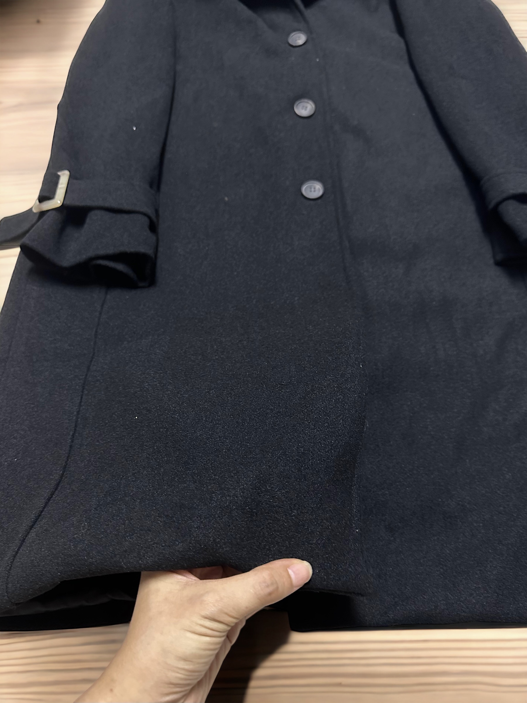 เสื้อโค้ท เสื้อกันหนาว เนื้อผ้าสักหลาดวูล โค้ทวูลสีดำ แต่งกระดุมสองแถว แบรนด์ Vera moda
