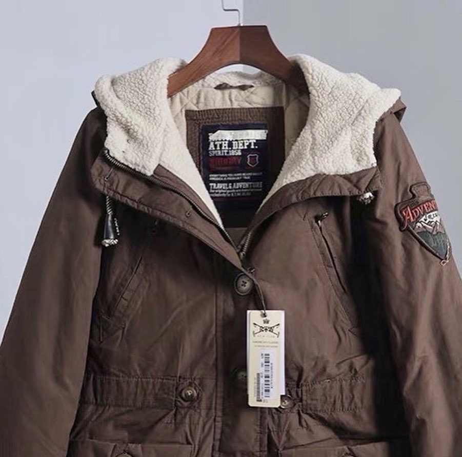 Rtw club เสื้อกันหนาว parka ปาร์ก้า โค้ทกันหนาว เสื้อฮูทเฟอร์ สีน้ำตาล แบรนด์ R.T.W. club ATH Dept แต่งขนเฟอร์ ซับขนอุ่นด้านใน น้ำตาล