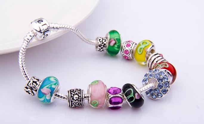 สร้อยข้อมือ Diy สร้อยข้อมือ Charm สไตล์ Pandora ร้อย Glass Beads หลากสี เอาใจ คนชอบ Glass beads สีฟ้า เขียว แดง ชมพู 836816