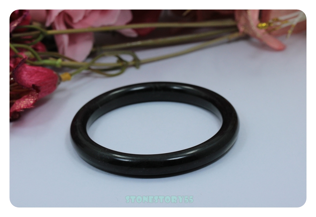 กำไลหยกดำ