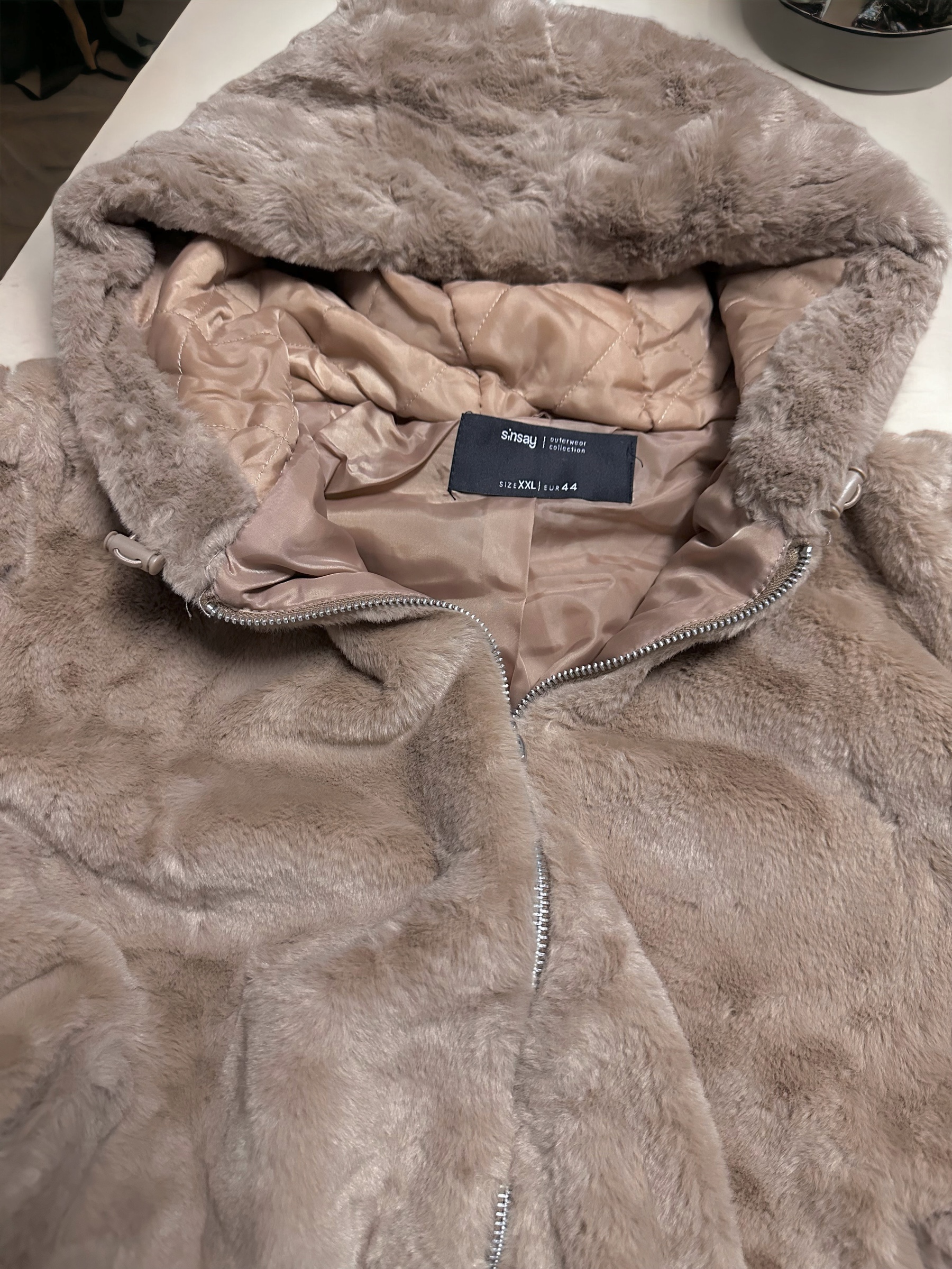 Sinsay เสื้อเฟอร์กันหนาว หมวกฮู้ด เสื้อขน Fluffy coat แบรนด์ SINSAY น้ำตาล