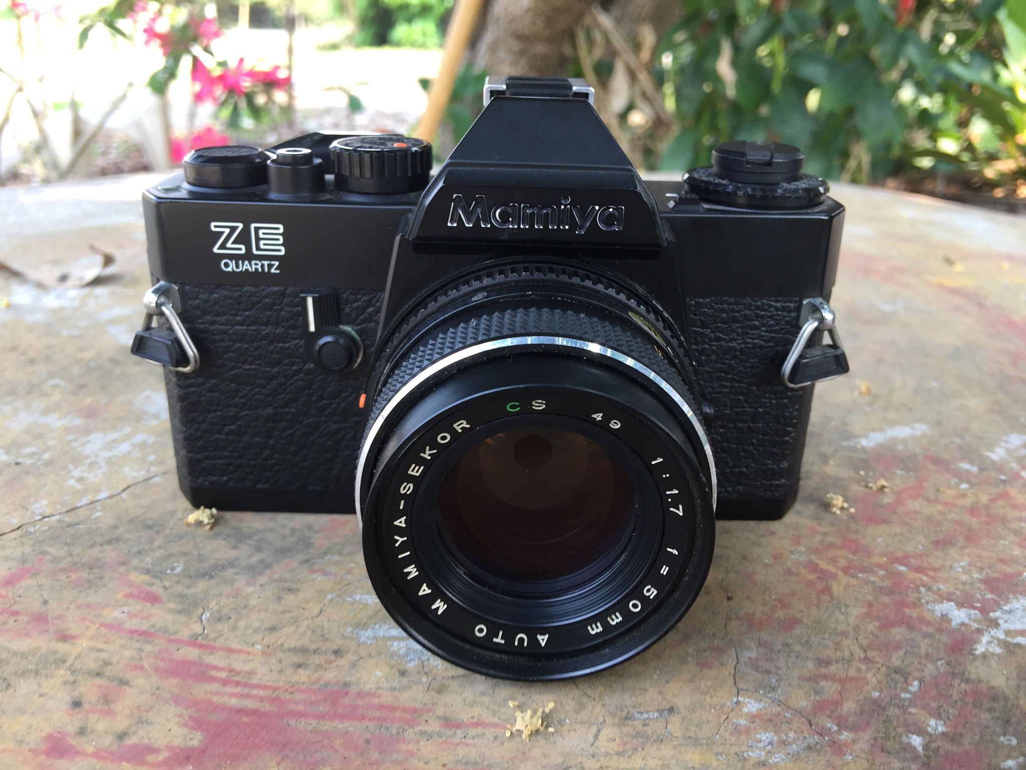 MAMIYA ZE QUARTZ AUTO MAMIYA-SEKOR CS 50MM.F1.7