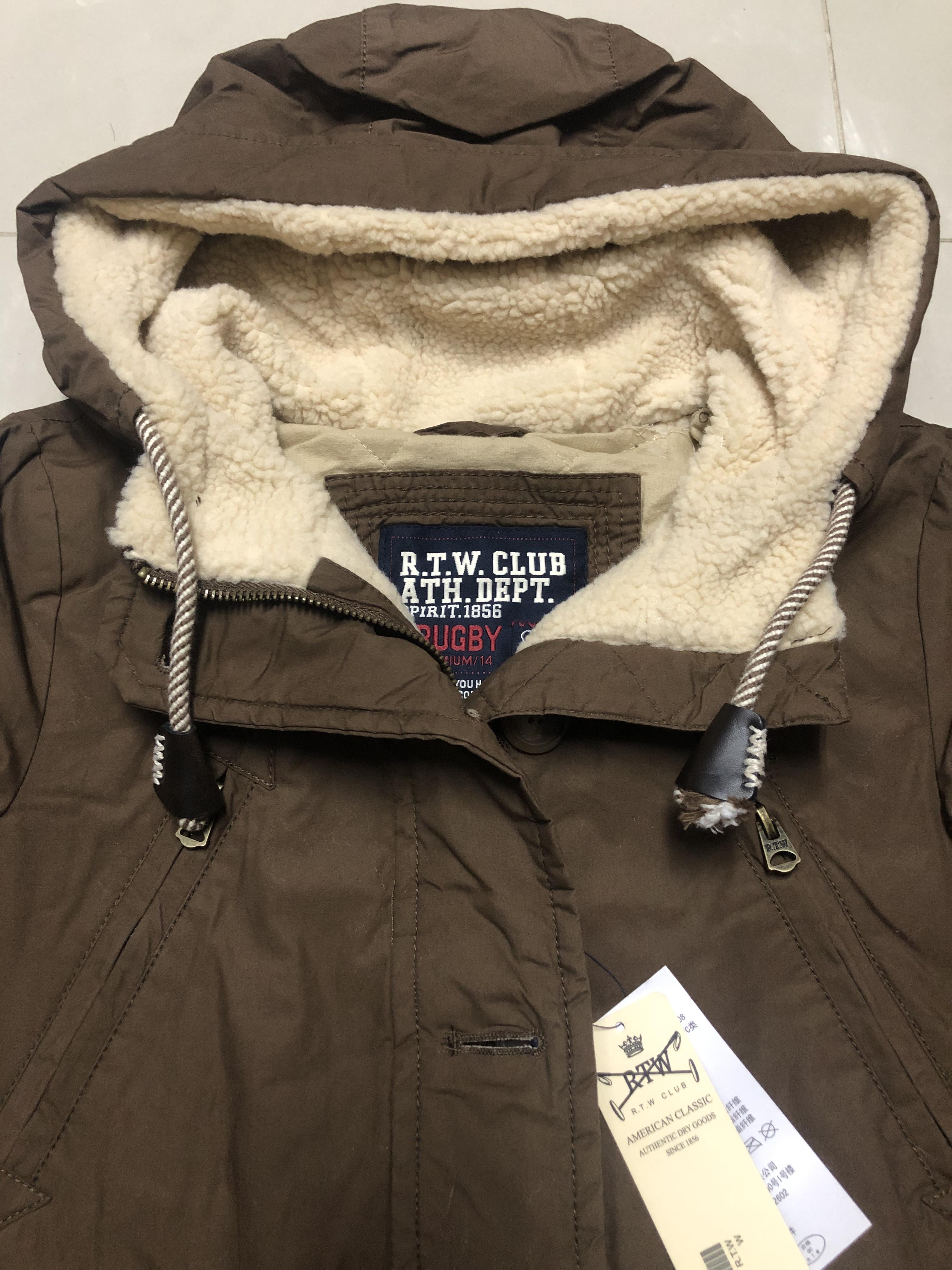 Rtw club เสื้อกันหนาว parka ปาร์ก้า โค้ทกันหนาว เสื้อฮูทเฟอร์ สีน้ำตาล แบรนด์ R.T.W. club ATH Dept แต่งขนเฟอร์ ซับขนอุ่นด้านใน น้ำตาล