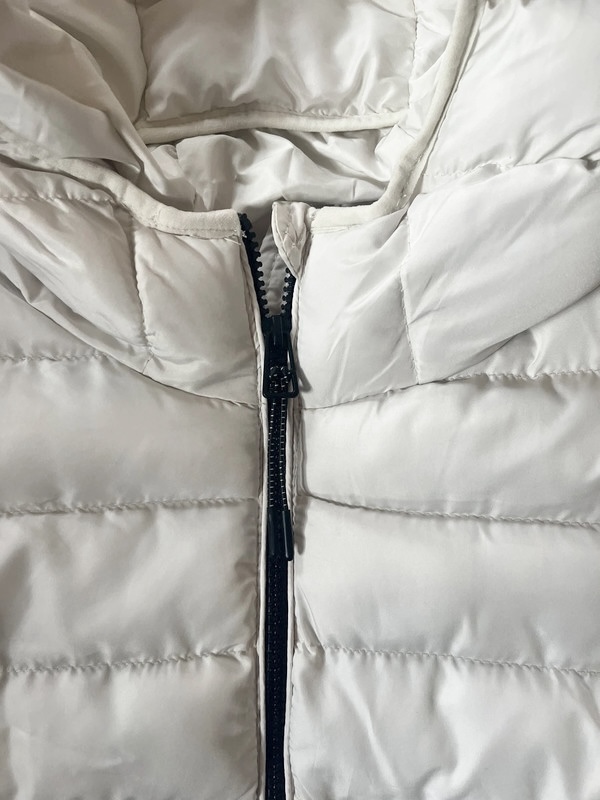เสื้อกันหนาว เสื้อฮู้ดเฟอร์ บุนวมอุ่น สีขาว แบรนด์ FB SISTER (padded puffer coat สำเนา ขาว