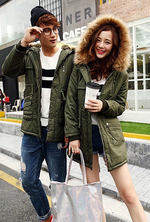 เสื้อโค้ท เสื้อกันหนาว สีเขียว ทหาร แต่งฮูท ติดขนเฟอร์ ปลายหมวก บุซับขนอุ่นด้านใน ปลายแขน มีจัมพ์ด้านในกันลม สวยเท่ห์ มากๆคะ Size S/M/L เขียว