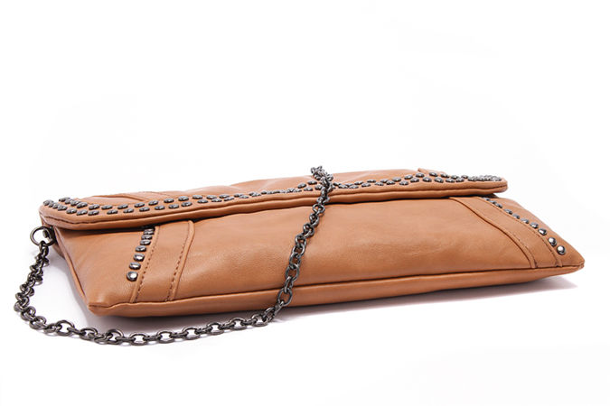 กระเป๋า Clutch มือ TONI BIANCO แบรนด์สุดหรูออสเตรเลีย สีน้ำตาลอ่อน หนังหรูสุดนุ่ม สายโซ่ ถอดใส่ได้คะ
