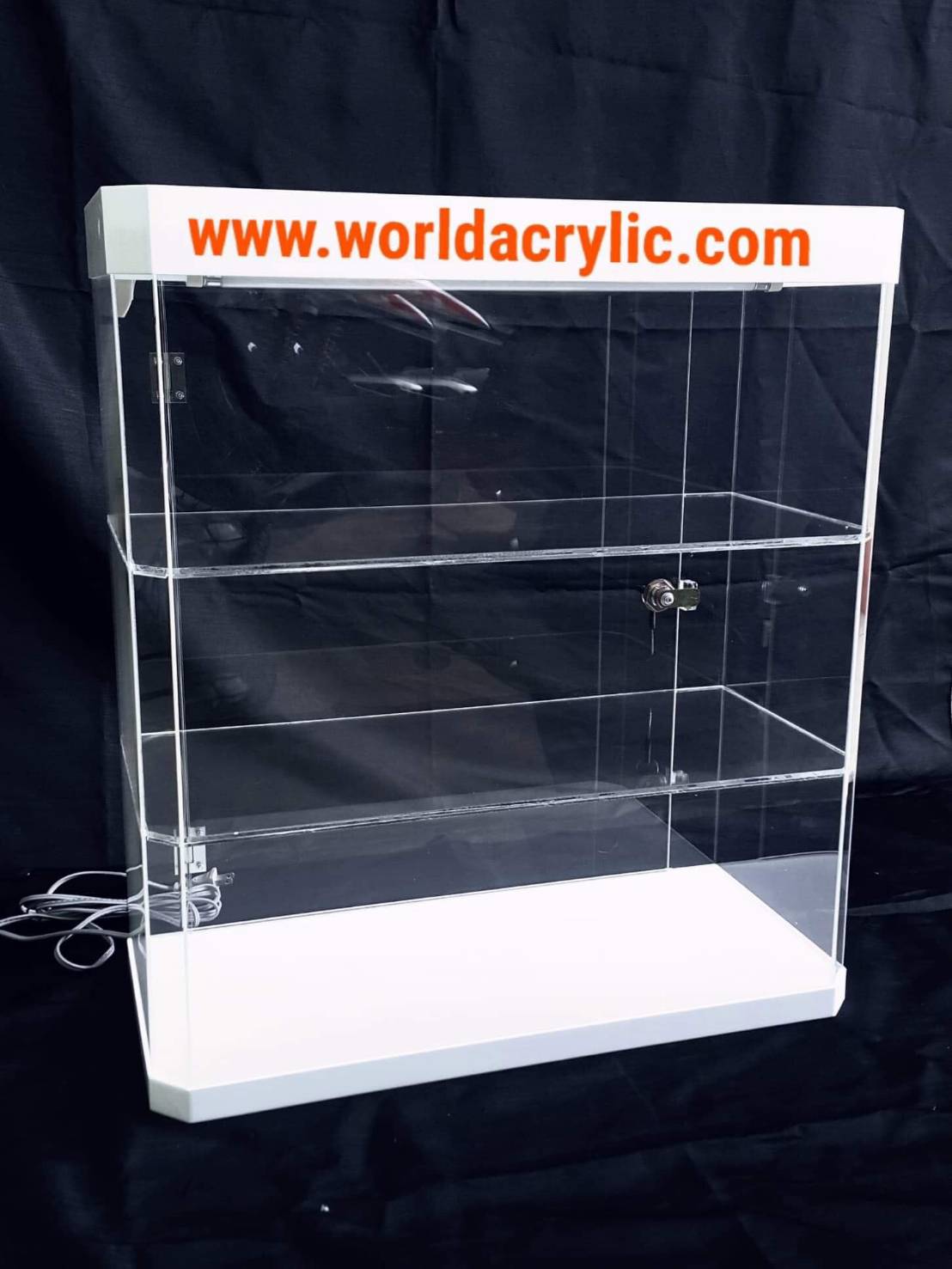 ตู้โชว์สี่เหลี่ยมแบบมีไฟ