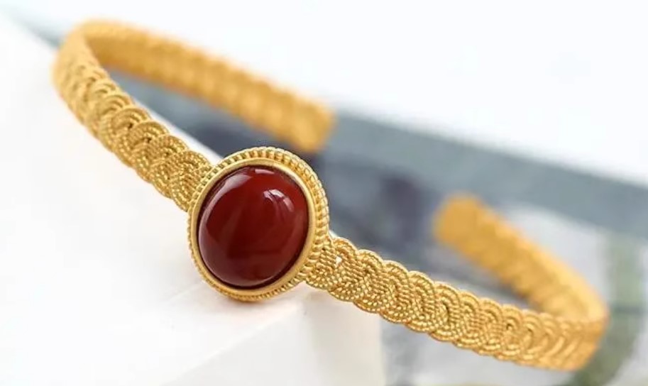 สร้อยข้อมือ กำไลข้อมือทอง 18 K ลายถัก ฝังอัญมณี หิน สีแดง เลือดนก กำไลข้อมือทองสวย ๆ 229640