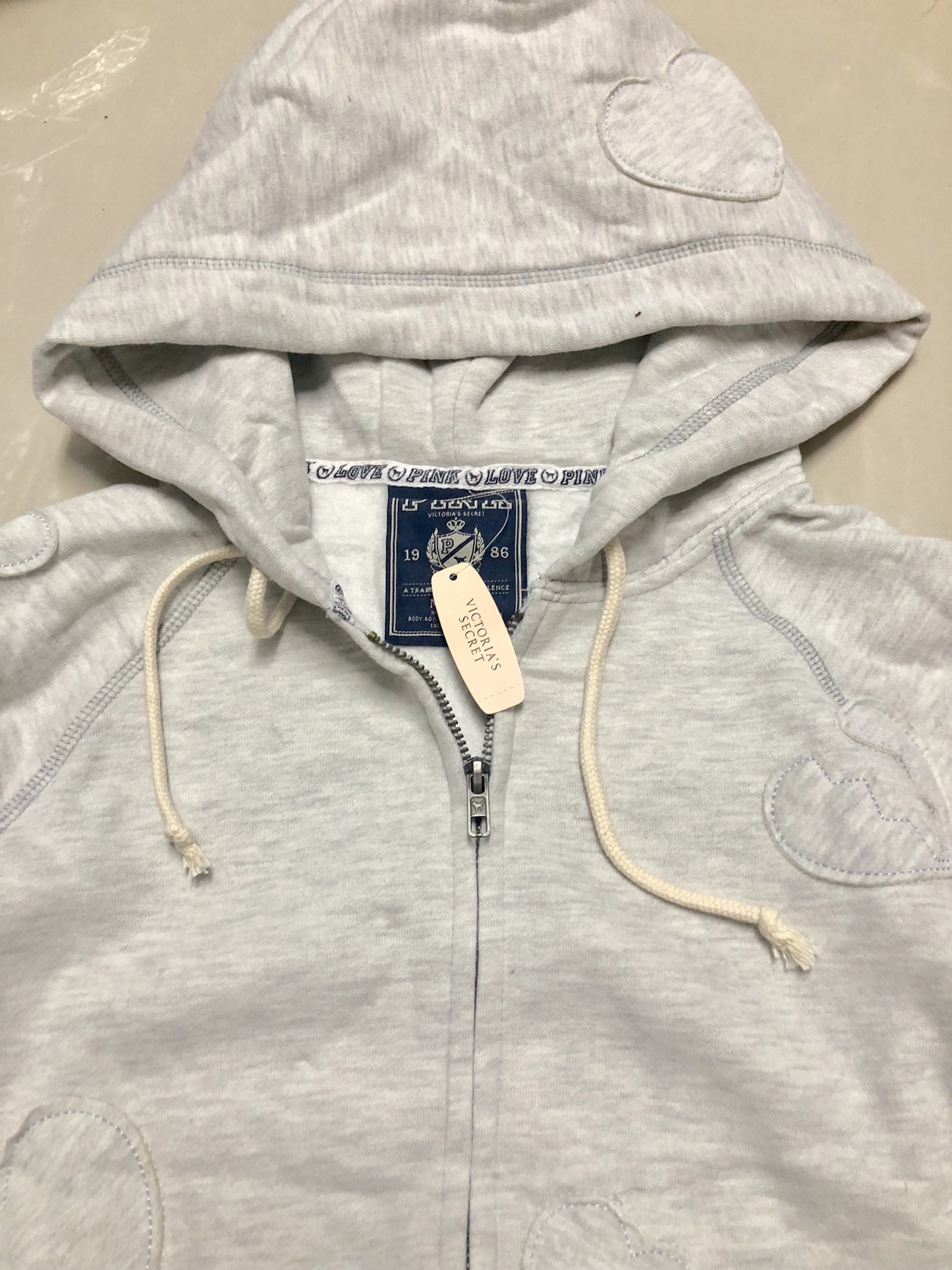 Pink by victoria's secret เสื้อแจ็คเก็ต เสื้อนอก เสื้อฮู้ดวอร์ม สีเทา แต่งลายปัก เทาอ่อน
