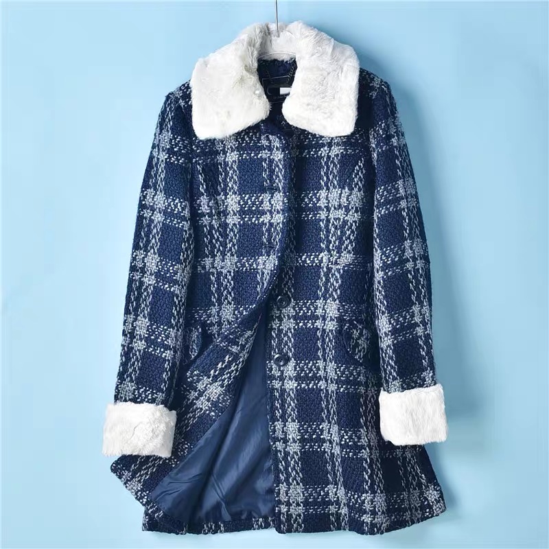 เสื้อโค้ทกันหนาว เสื้อกันหนาว overcoat โค้ทผ้าทวีต ลายตาราง แต่งปกเฟอร์ (ขนเฟอร์ถอดได้ค่ะ) แบรนด์ ลายตาราง