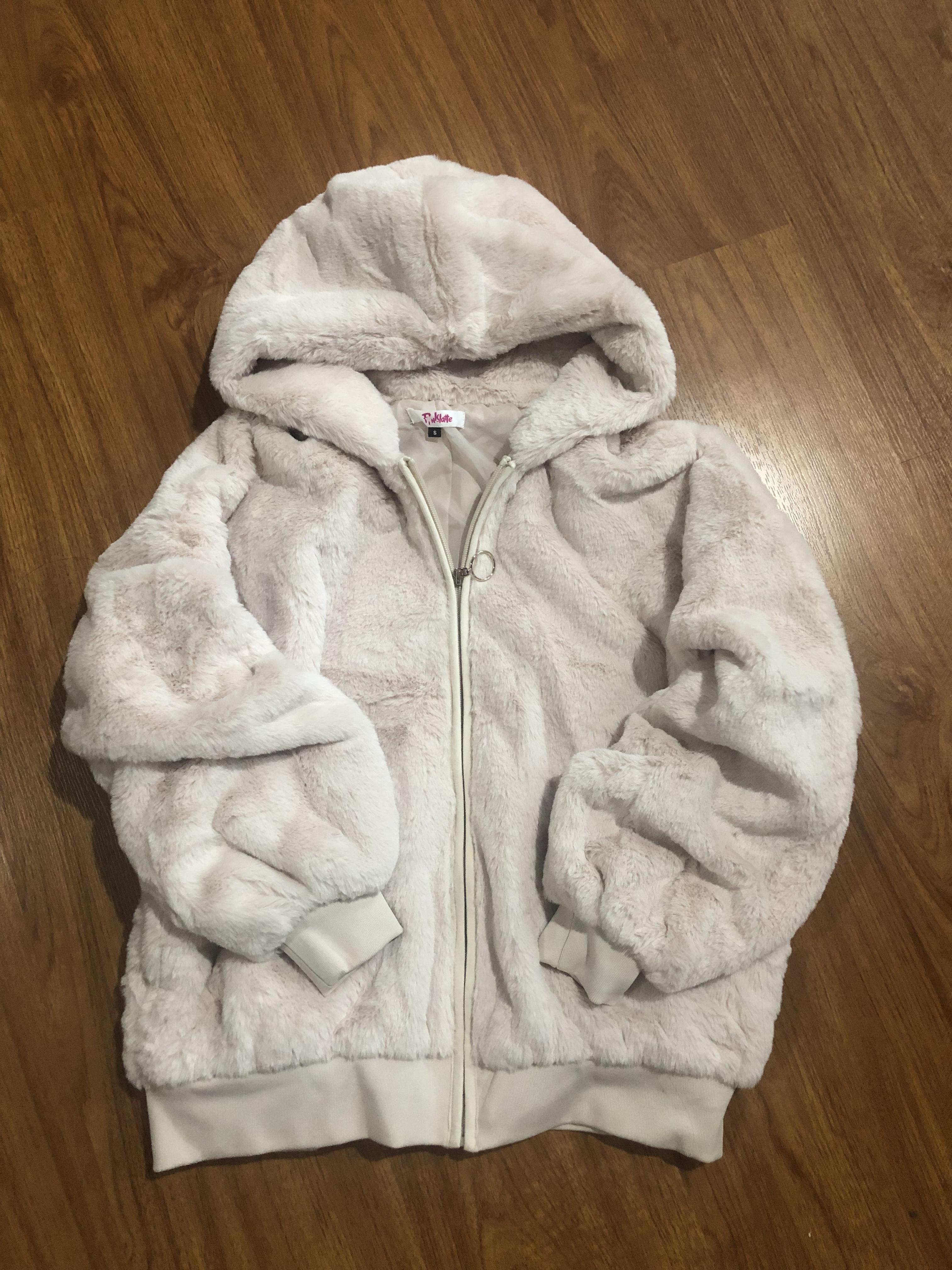 Pink latte เสื้อเฟอร์กันหนาว หมวกฮู้ด เสื้อขน (FLUFFY COAT ) แบรนด์ Pink latte