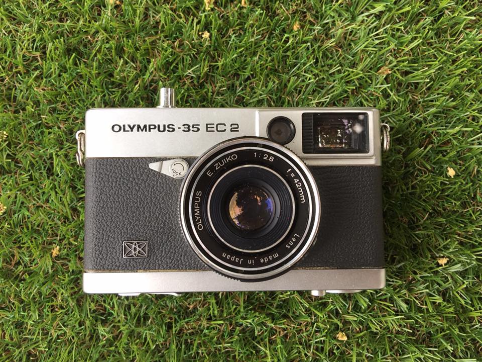OLYMPUS 35 EC2 OLYMPUS E. ZUIKO 42MM. F2.8
