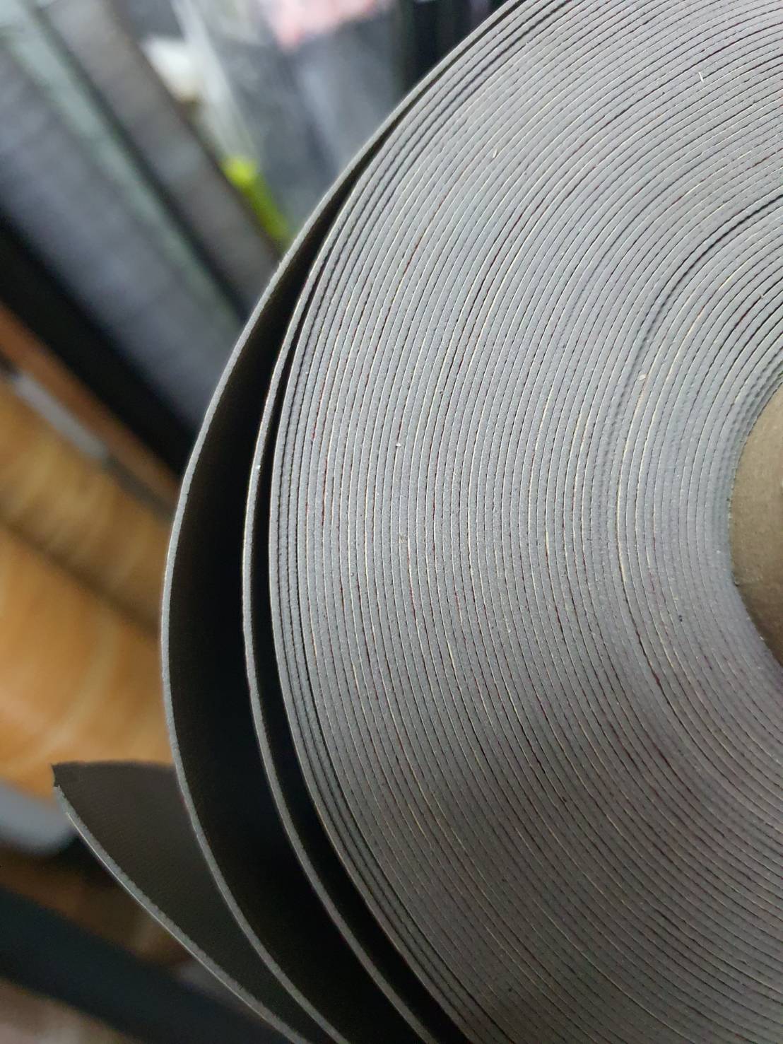 เสื่อน้ำมัน ลายมาใหม่ 1 พฤษภาคม 2566