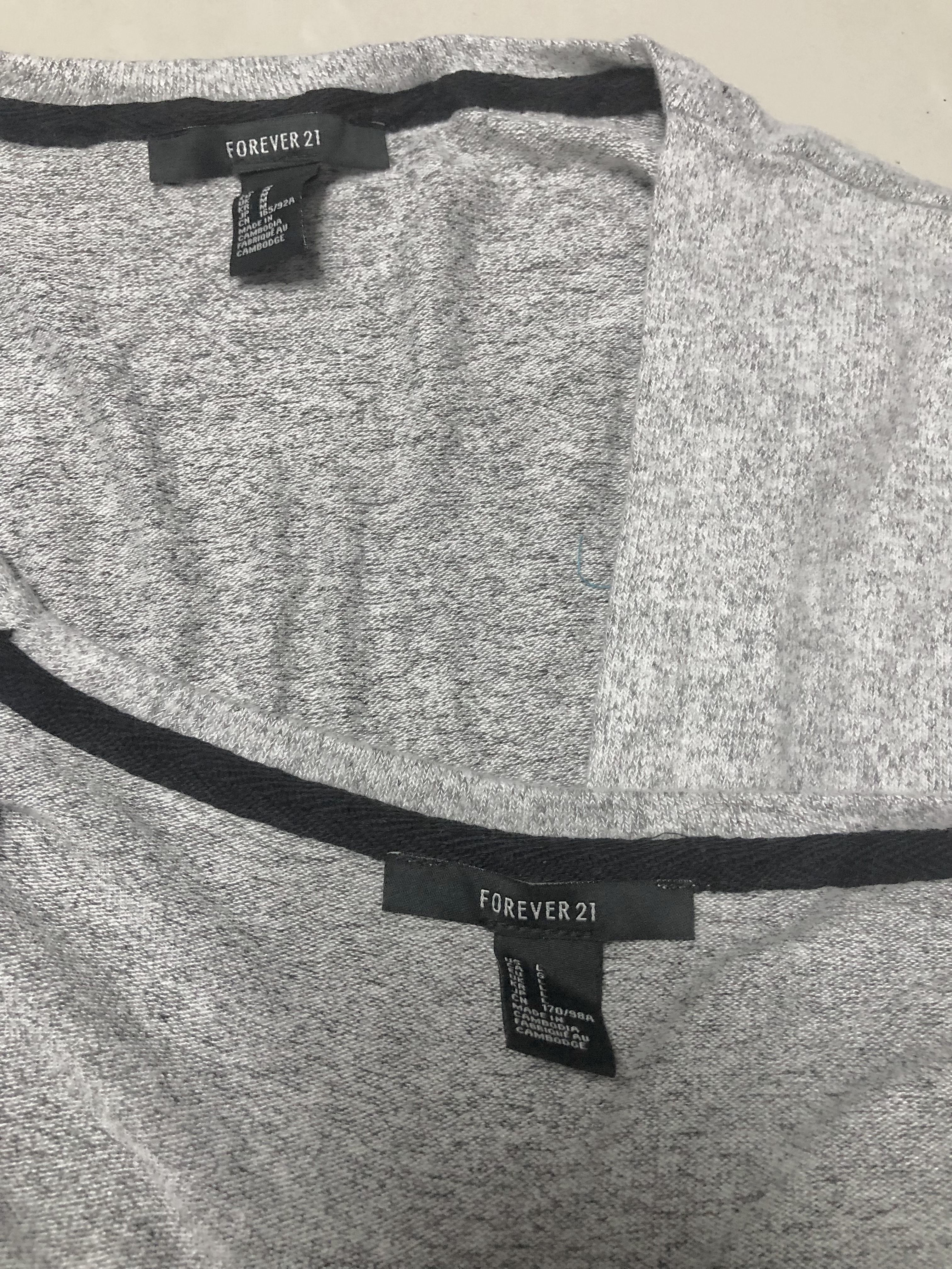 Forever21 เสื้อคลุมไหมพรม กันหนาวไหมพรม สีเทา เนื้อไหม นุ่ม สวย Forever21