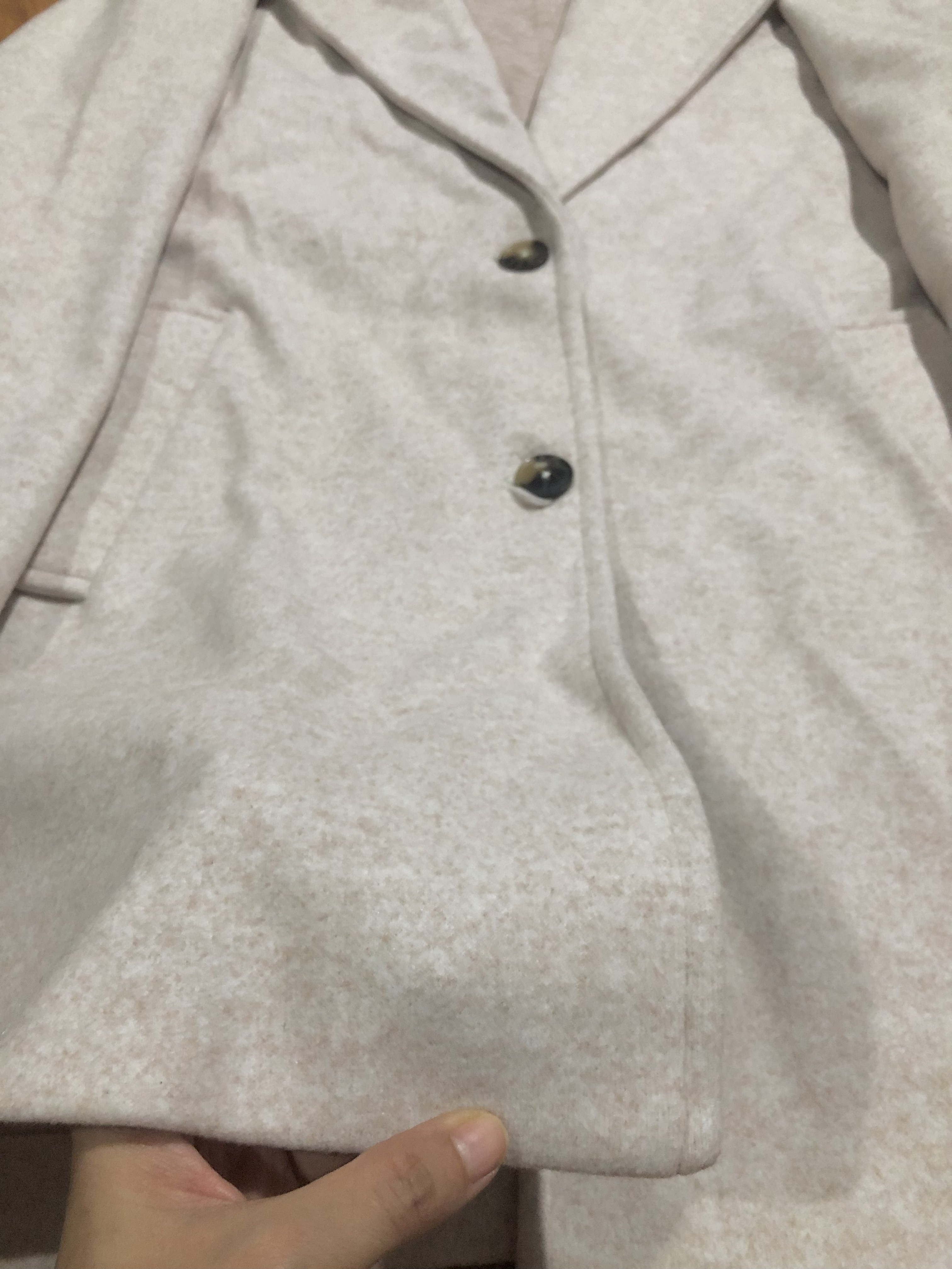 เสื้อโค้ดกันหนาว เสื้อกันหนาว overcoat โค้ทวูล สักหลาด ผสมวูล สีดำ แต่งคอปก กระดุมสองแถว แบรนด์ATCHING สำเนา สำเนา สำเนา สำเนา สำเนา ดำ