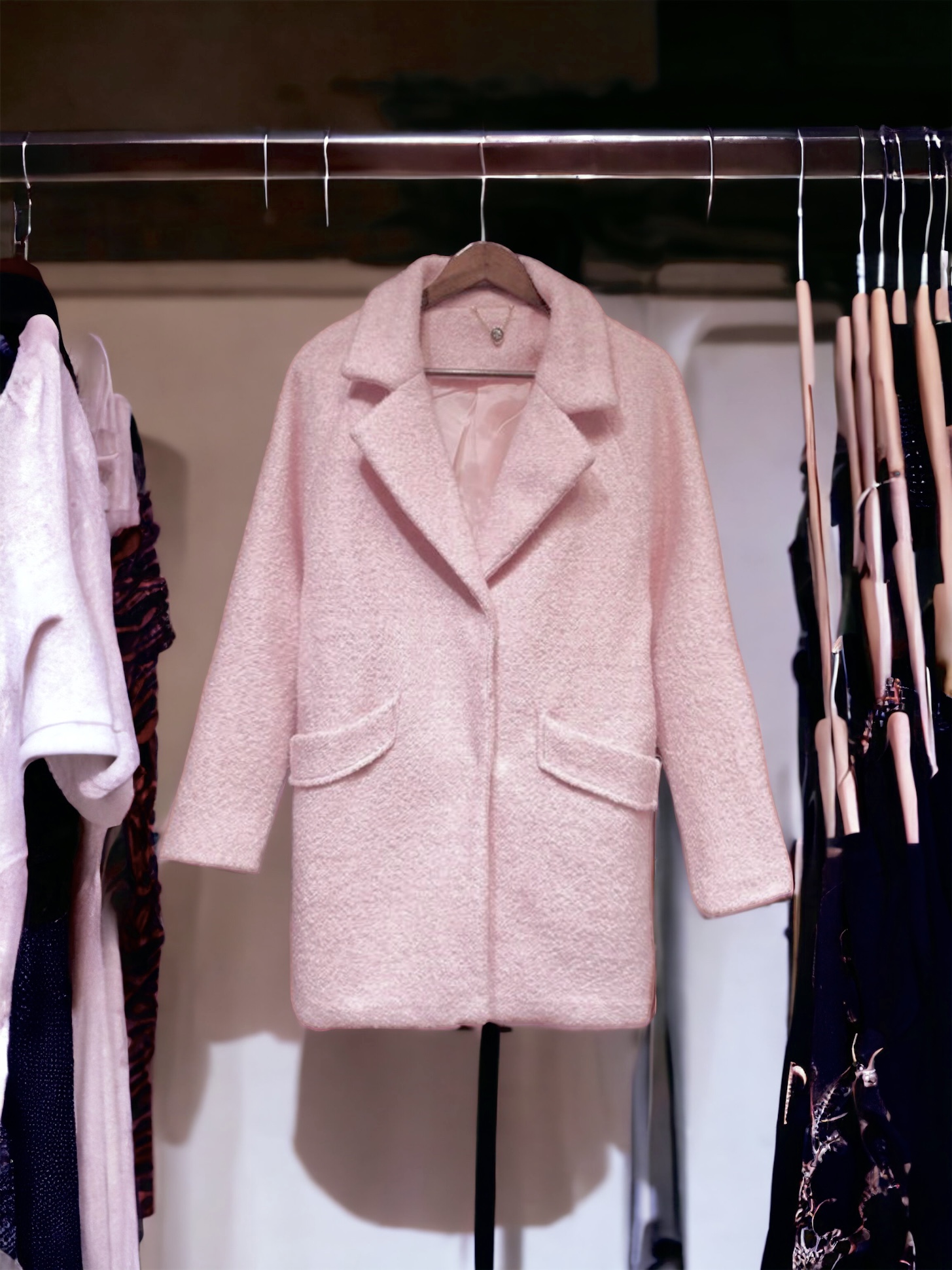 เสื้อโค้ท peacoat เสื้อโค้ทเฟอร์ โค้ทสักหลาดสีชมพูอ่อน แบรนด์ La'babite สำเนา สำเนา สำเนา สำเนา