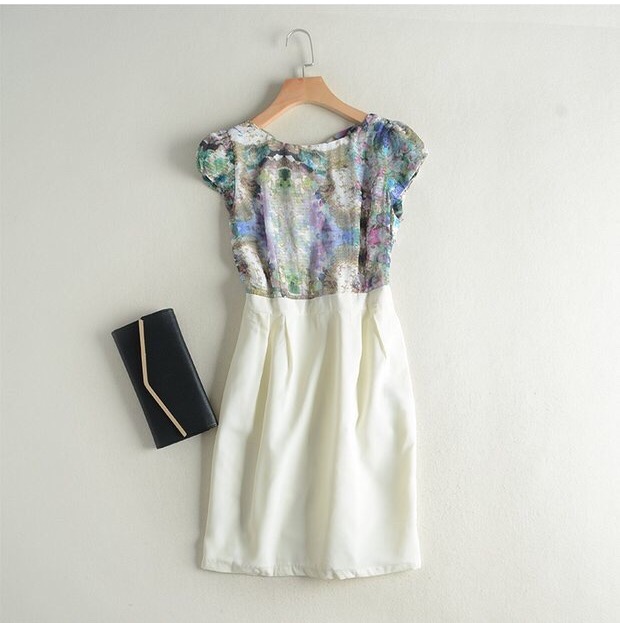 ชุดเดรส โทนสีเทา คราม แต่งกระโปรงสีครีม ด้านหลังแต่งสายเว้าเก๋ๆ size S/M