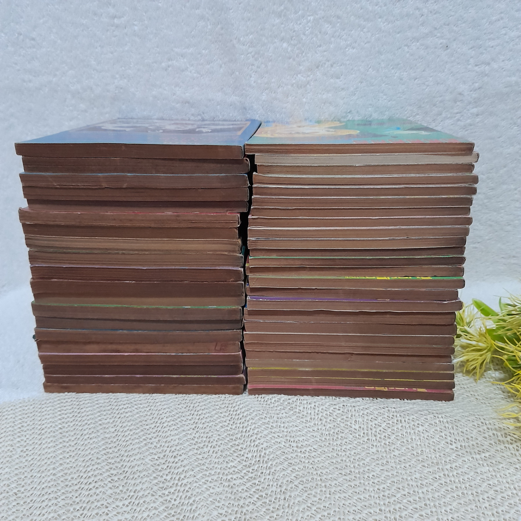 นักรักโลกมายา (เรื่องเดียวกับ หน้ากากแก้ว) เล่ม 3-7,10-14,17-19,21,24,28-32,35-39,41-60 ไม่จบ (รวม 45 เล่ม)