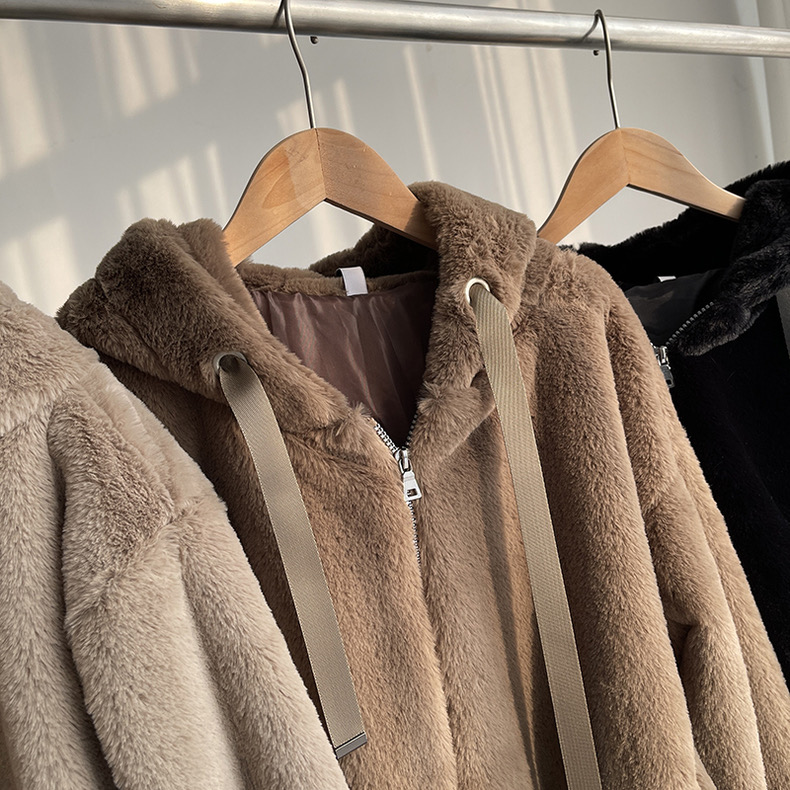 Page one เสื้อเฟอร์กันหนาว หมวกฮู้ด เสื้อขน Fluffy coat แบรนด์ page One ดำ