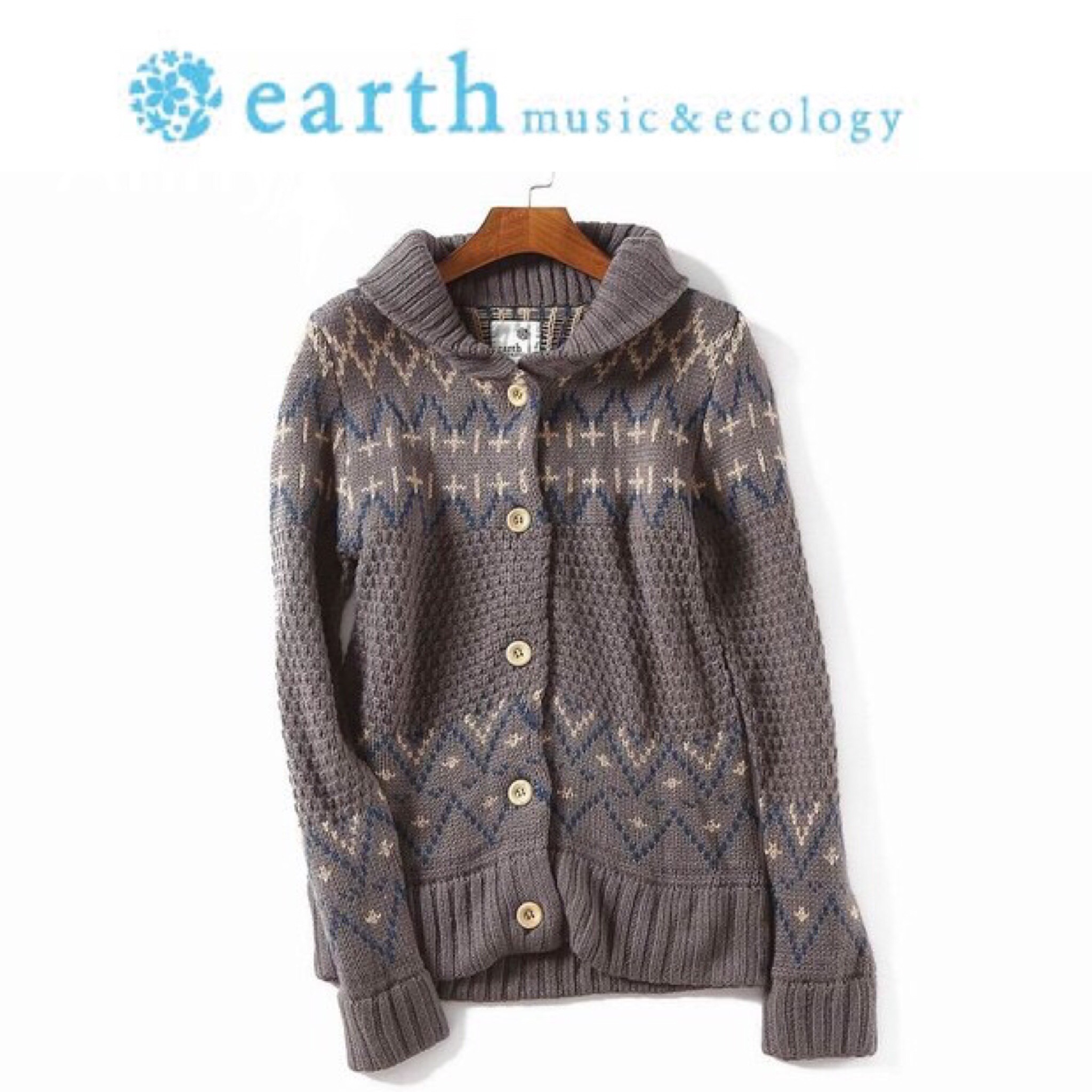 Earth music&ecology เสื้อกันหนาวไหมพรม เสื้อไหมพรมแต่งลายถัก งานญี่ปุ่น earth Music &Ecology Japan แบบน่ารักมากคะ เทาเข้ม