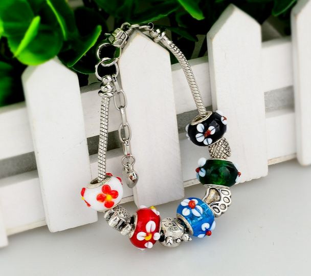 สร้อยข้อมือ Diy สไตล์ Pandora สร้อยข้อมือ ผู้หญิง Hand made ใส่ Beads รูปนาฬิกา เท้าแมว เต่า น้อย สีเงิน สลับกับ Glass beads สีสวย 551959