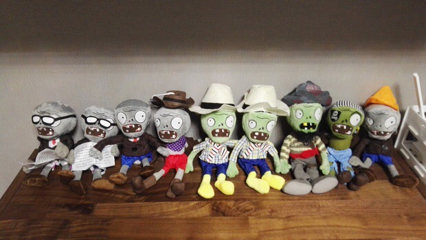 ตุ๊กตาซอมบี้ ตุ๊กตา โมเดล น่ารัก จากเกมส์ Plants Vs. Zombie ความสูง 20-25cm