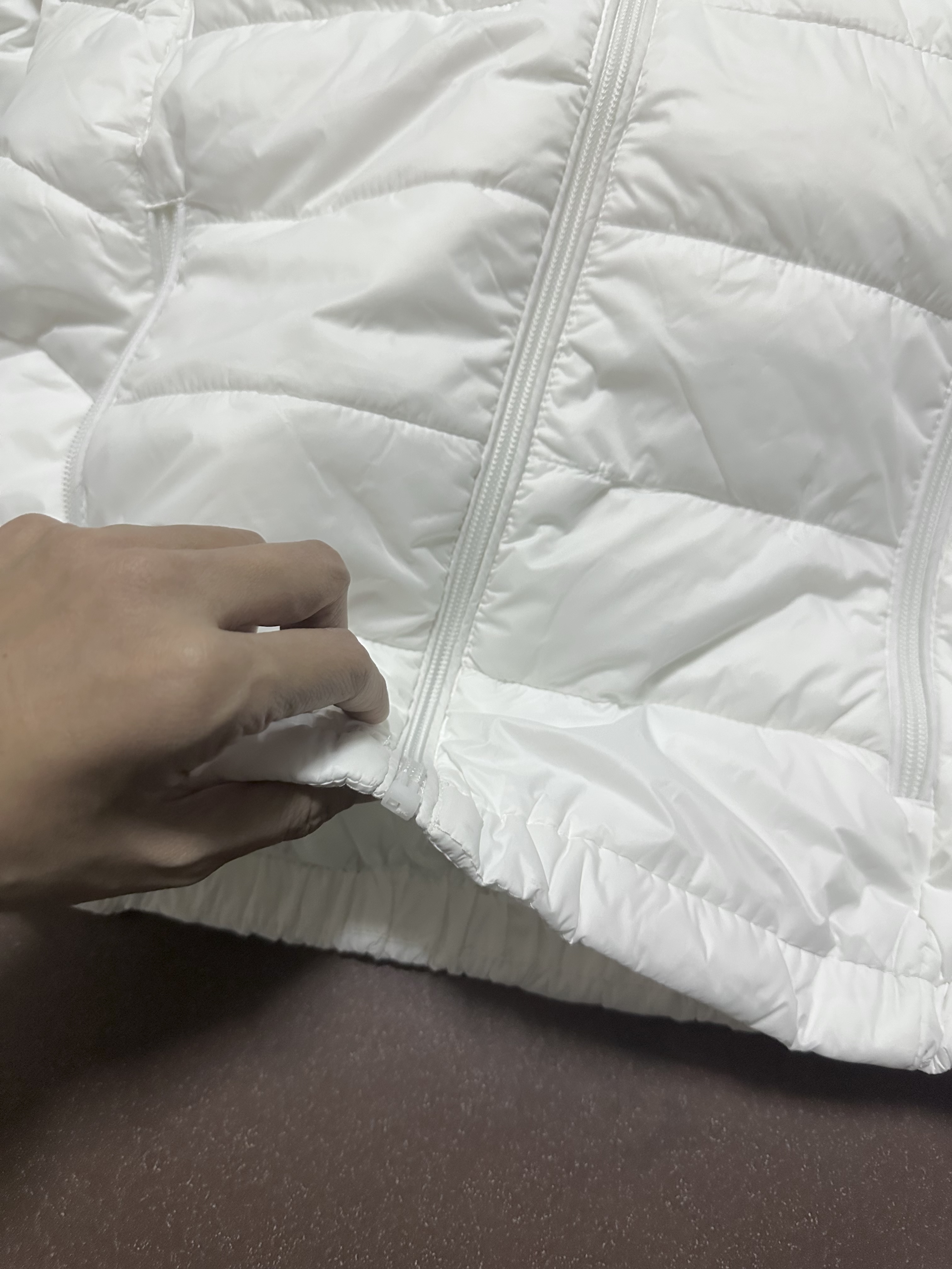 เสื้อกันหนาว บุนวมอุ่น แต่งเฟอร์ ฮู้ด สีขาวครีม LH สำเนา นู้ด