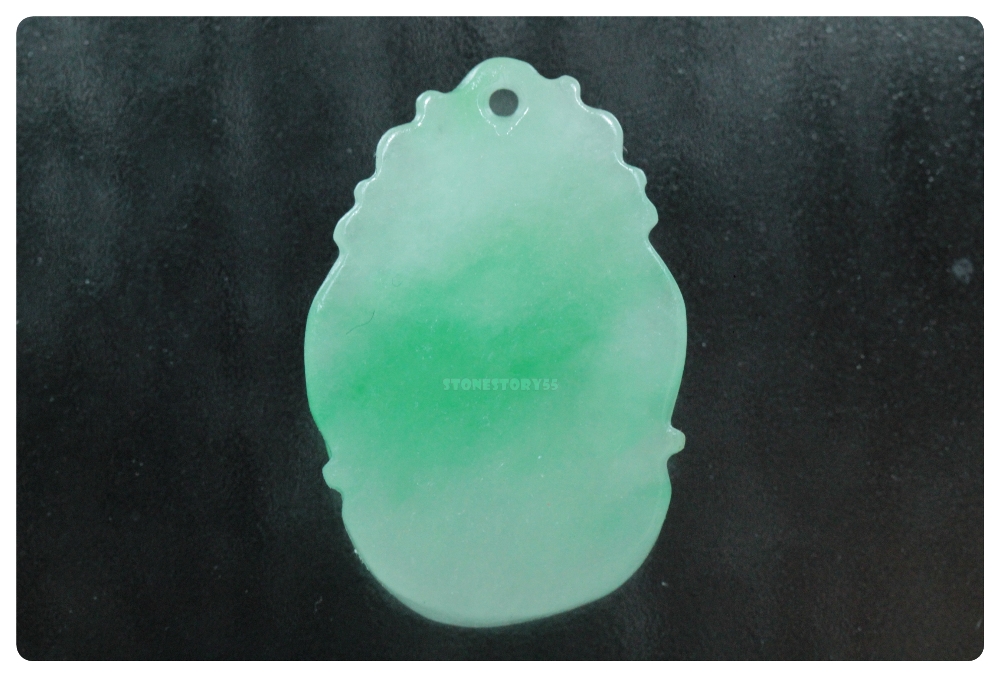 หยกน้ำแข็งแกะสลักรูปแพะ ice jade