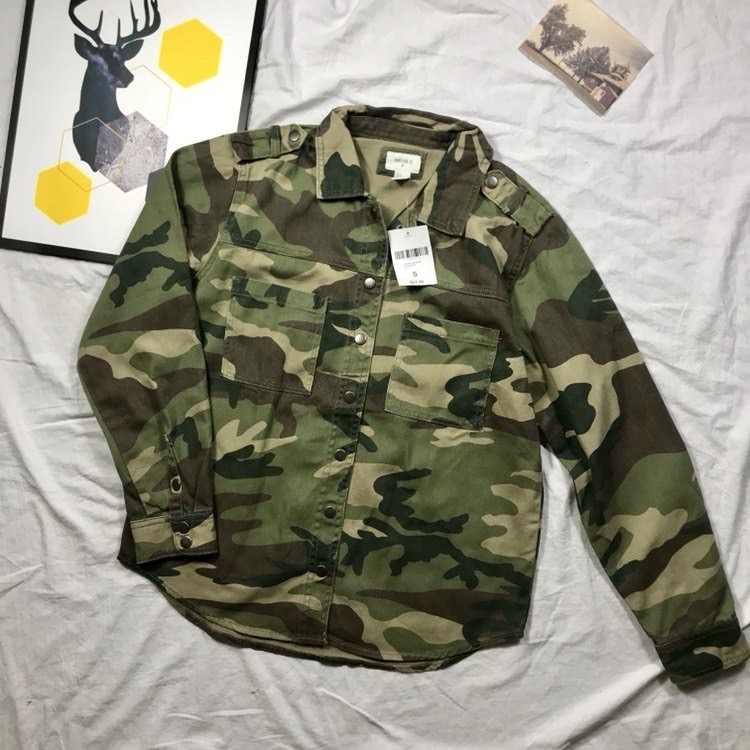 Forever21 เสื้อทหาร เสื้อคลุม สีลายพรางทหาร เสื้อนอก งานสวย เท่ห์มากคะ Forever21 ลายพราง
