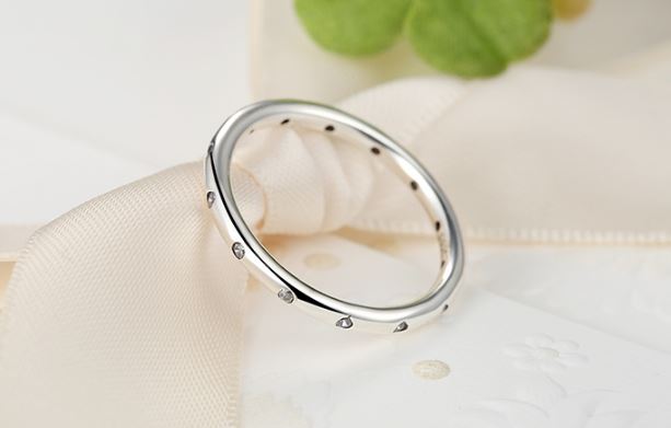 แหวนเงินแท้ 925 Sterling แหวนผู้หญิง แหวนเงินเกลี้ยง ฝังเพชร รอบวง เรียบหรู ดูดี ของขวัญให้แฟน ของขวัญแทนใจ แหวนหมั้น แบบเรียบหรู 299474