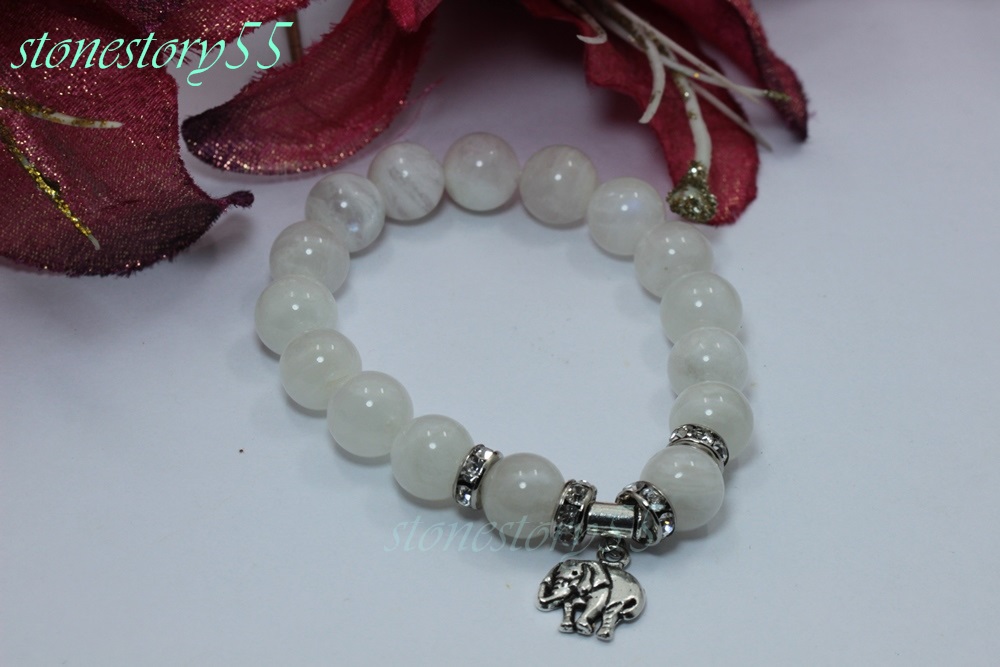 มูนสโตน