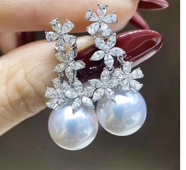 ต่างหู ตุ้มหู เพชร ไข่มุก อันใหญ่ ใส่สวย ต่างหู ฝังเพชร ลายดอกไม้ ผสมผสาน กับไข่มุก สุดหรู ใส่ออกงาน 861386
