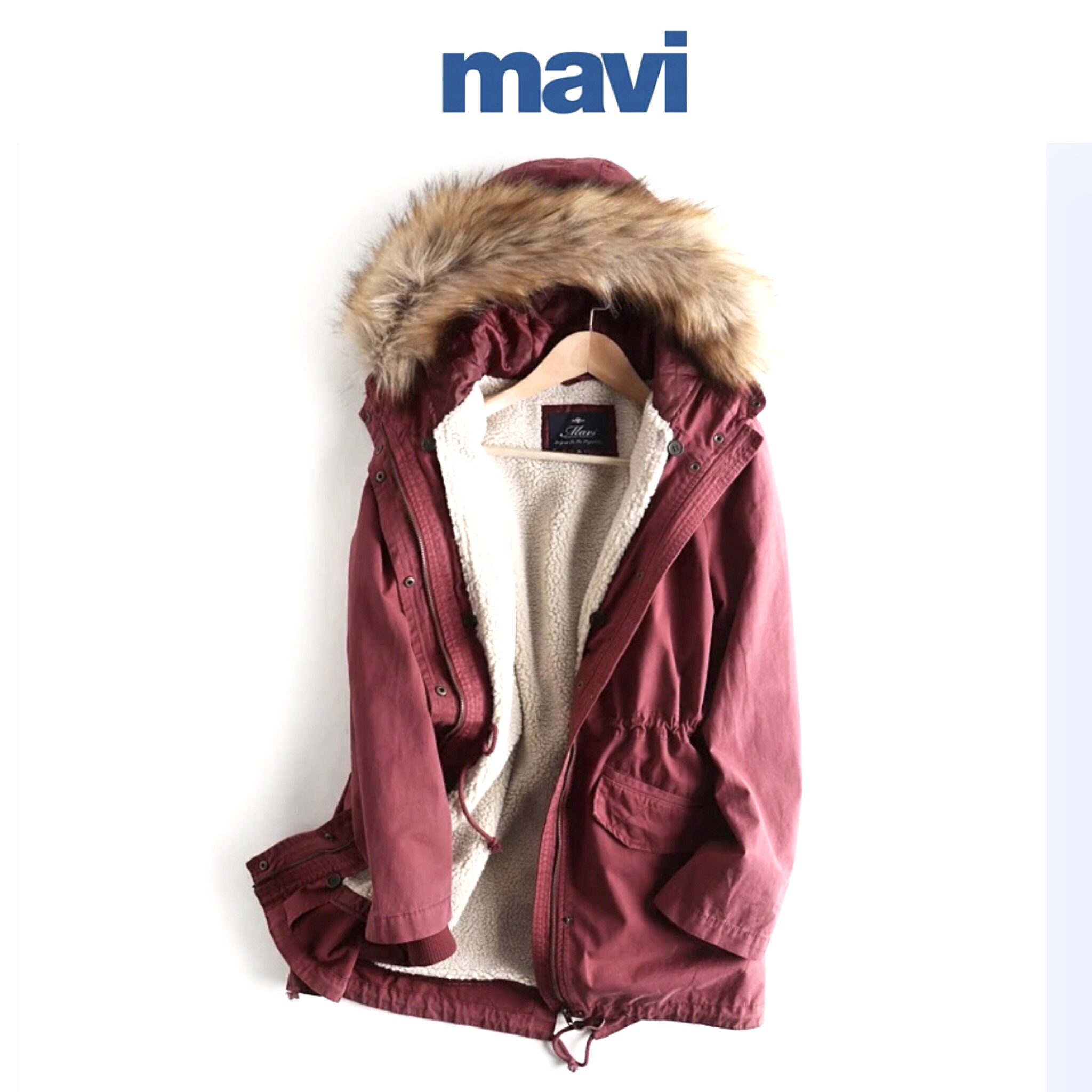 เสื้อกันหนาว เสื้อPARKA กันหนาวฮูทเฟอร์ สีแดง แบรนด์MAVI DENIM ซับขนอุ่นด้านใน (ขนด้านใน+ เฟอร์ ถอดได้คะ) Size M/L/XL สำเนา แดง