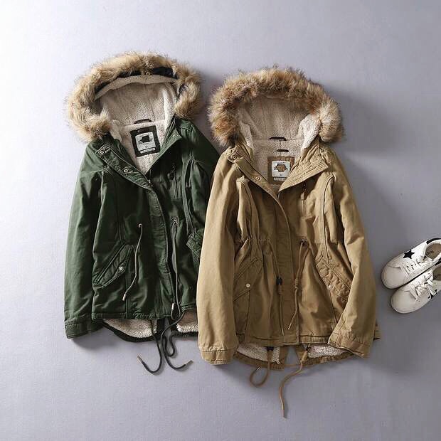 เสื้อกันหนาว เสื้อแนวPARKA กันหนาว แต่งฮูทติดเฟอร์ สีกากี แบรนด์เนม ALCOTT LOSANGELES UK แท้ ซับขนอุ่นสีขาว งานสวยเนี๊ยบมากคะ Size S/M/L /XL กากี