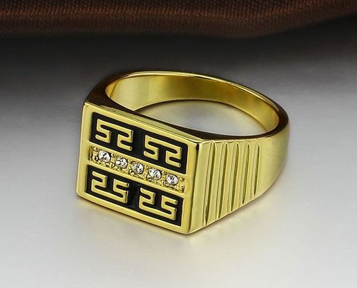 แหวนผู้ชาย แหวนทอง 18 K ออกแบบ หน้าแหวน สี่เหลี่ยม ลายแบบ อียิปต์ ติดเพชร เรียง 5 เม็ด แหวนผู้ชาย สวย ๆ ใส่ไปงาน 508935