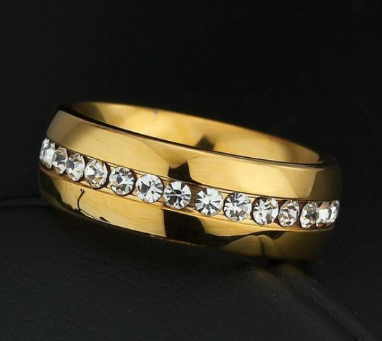 แหวนผู้ชาย แหวนทอง 18 K แหวนเกลี้ยง ทองฝังเพชร CZ AAA เส้นกลาง สวยหรู 316L Stainless Steel แหวนหมั้น แหวนแต่งงาน 359561
