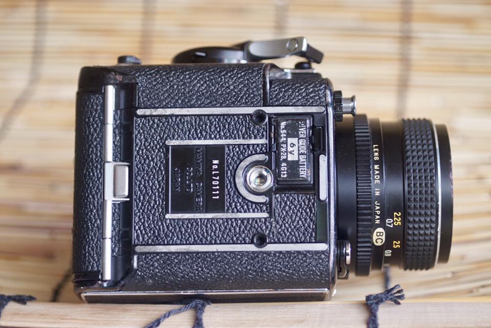 動作品 Mamiya M645 1000S Sekor C 80mm f2.8 File:Mamiya M645 1000S with Sekor C 80mm F1.9 lens mounted