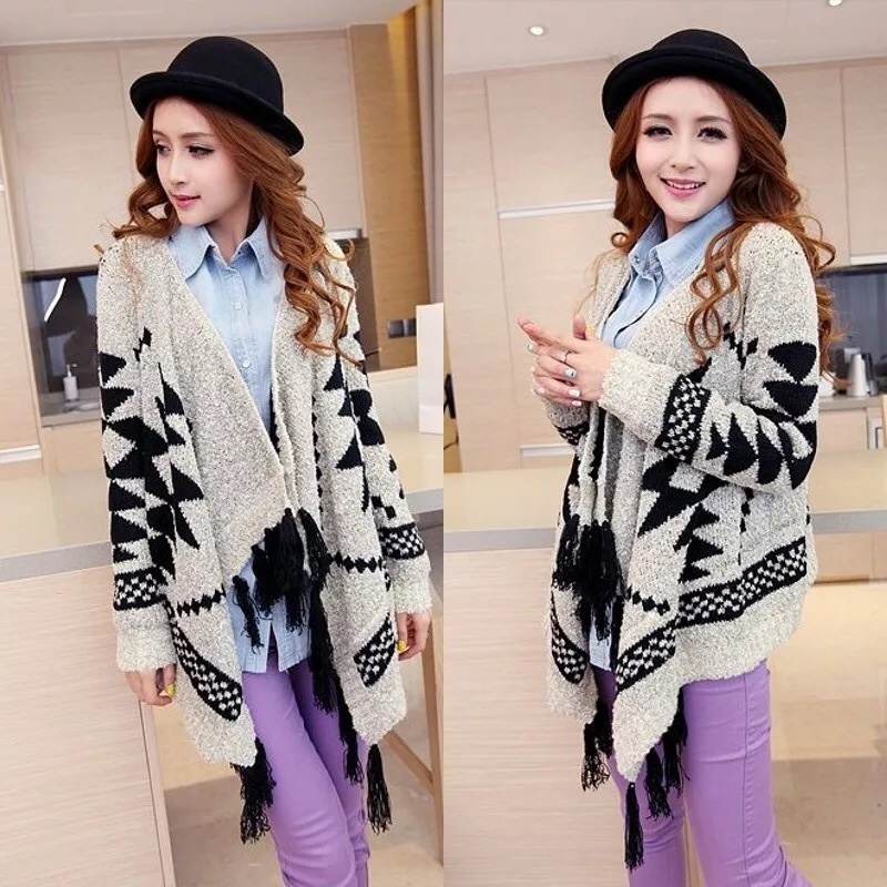 เสื้อหนาว ไหมพรมแซมดิ้นเงิน ลายถักชนเผ่า ชายแต่งพู่ งานZARA KNIT