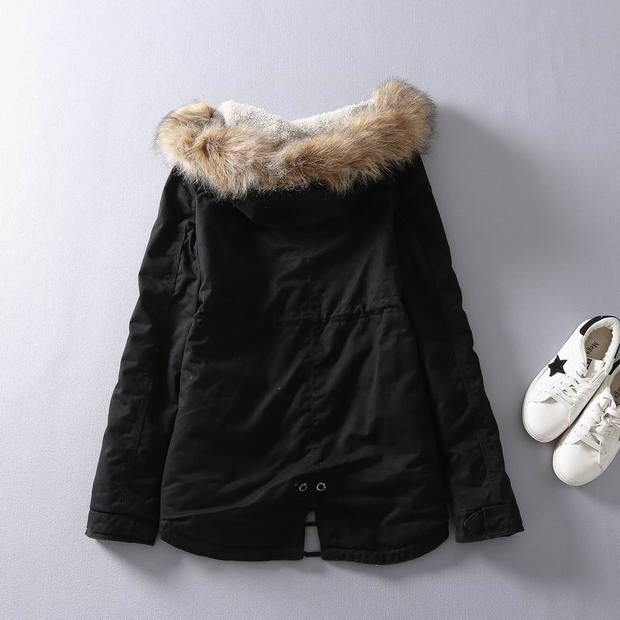 เสื้อกันหนาว เสื้อแนวPARKA กันหนาว แต่งฮูทติดเฟอร์ สีกากี แบรนด์เนม ALCOTT LOSANGELES UK แท้ ซับขนอุ่นสีขาว งานสวยเนี๊ยบมากคะ Size S/M/L /XL กากี