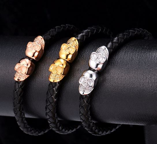 สร้อยข้อมือผู้ชาย กำไลข้อมือ ผู้ชาย สายหนังแท้ สีดำ เกลียวกลม ติดจี้ หัวกะโหลก สีทอง ดำ เงิน ทองแดง สไตล์พั้ง ร็อค เชื่อมต่อด้วยระบบแม่เหล็ก 556027