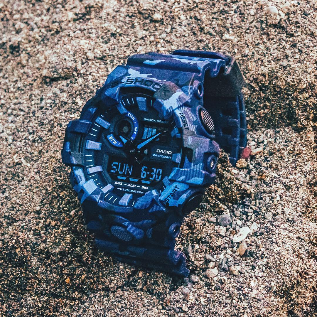 CASIO G-SHOCK นาฬิกาข้อมือ นาฬิกากันน้ำ นาฬิกาของแท้ ประกันศูนย์ CMG 1 ปี รุ่น GA-700CM-2A นาฬิกาสีน้ำเงิน