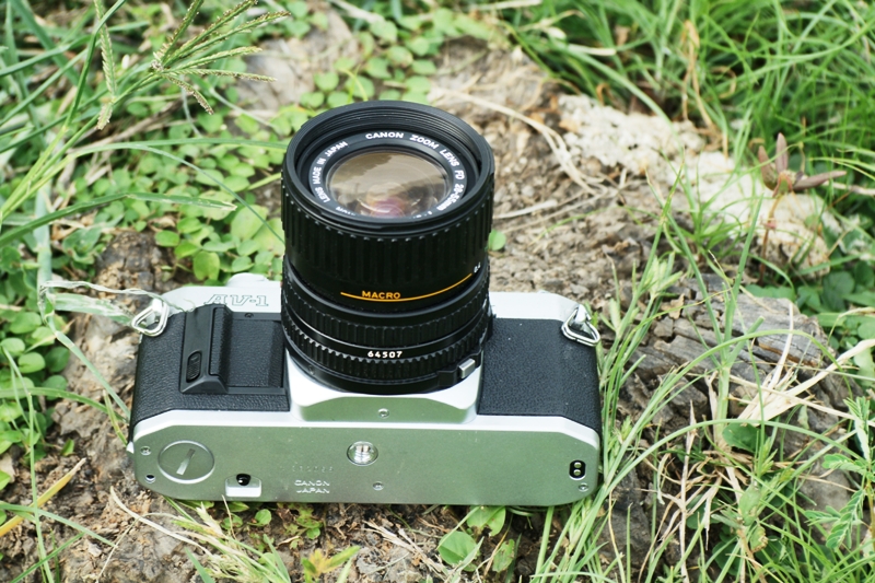 Canon AV-1 Canon Zoom Lens FD 28-55mm.F3.5-4.5 Macro