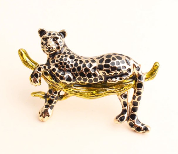เข็มกลัดเสือดาว สวย เท่ มีสไตล์ เข็มกลัด รูป เสือดาว Leopard แบบน่าเกรงขาม เข็มกลัด งานดีไซน์ รูปสัตว์ 330024