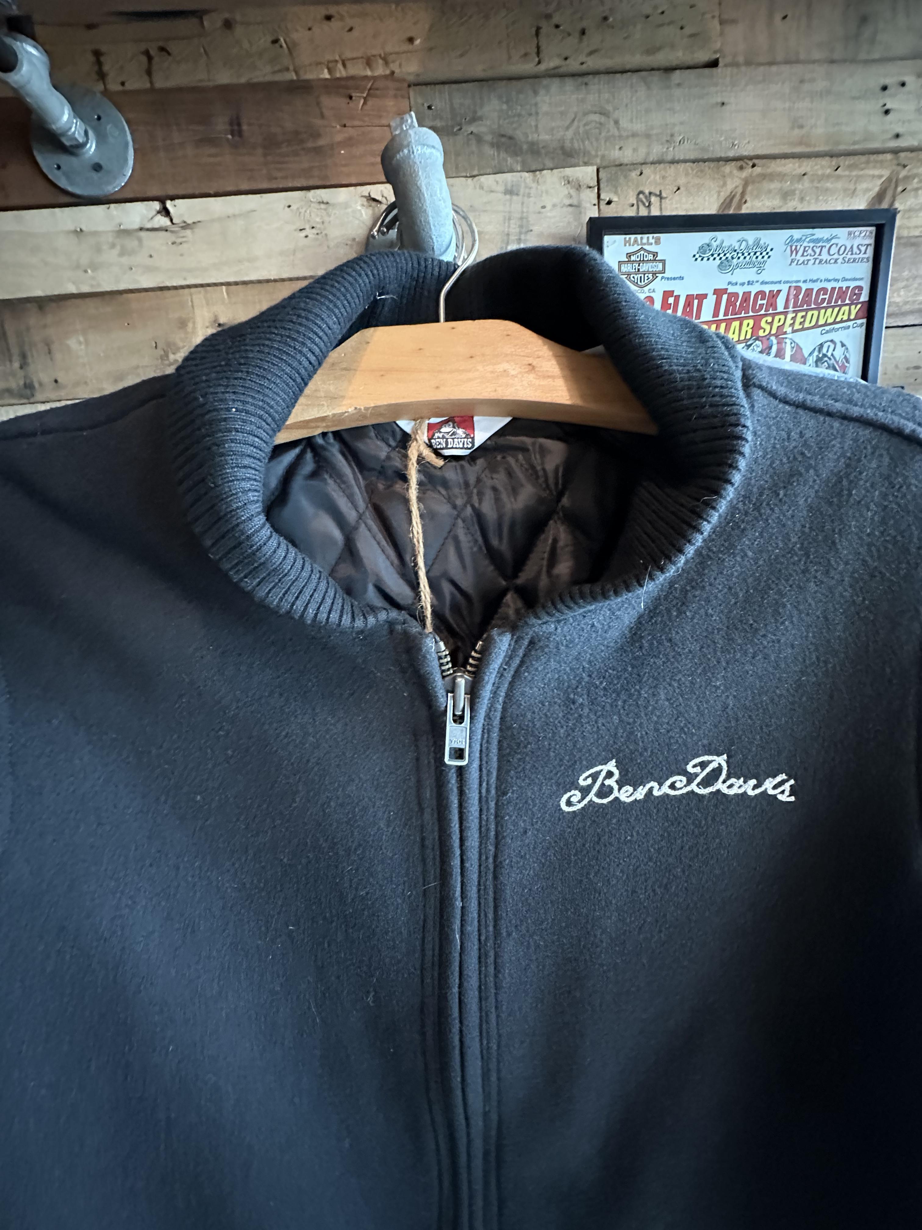 Ben davis เสื้อนอก เสื้อแจ็คเก็ต ผู้ชาย แบรนด์ Ben davis แท้ สีดำ เนื้อสักหลาด กันหนาว งานแท้ สวย เท่ห์ มาก คะ Size L/XL/XXL สำเนา สำเนา สำเนา ดำ