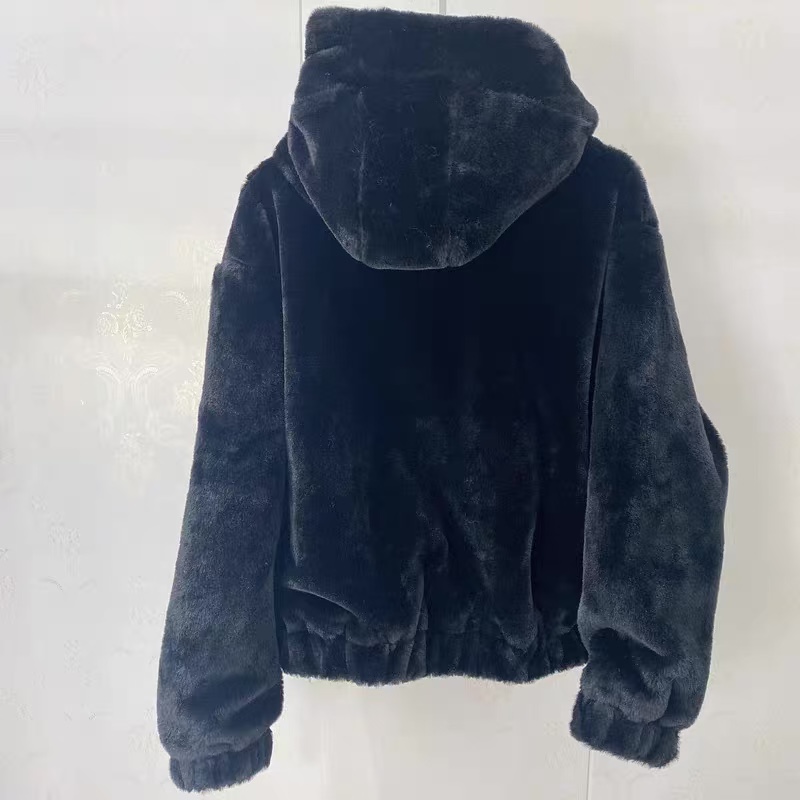 Page one เสื้อเฟอร์กันหนาว หมวกฮู้ด เสื้อขน Fluffy coat แบรนด์ page One ดำ