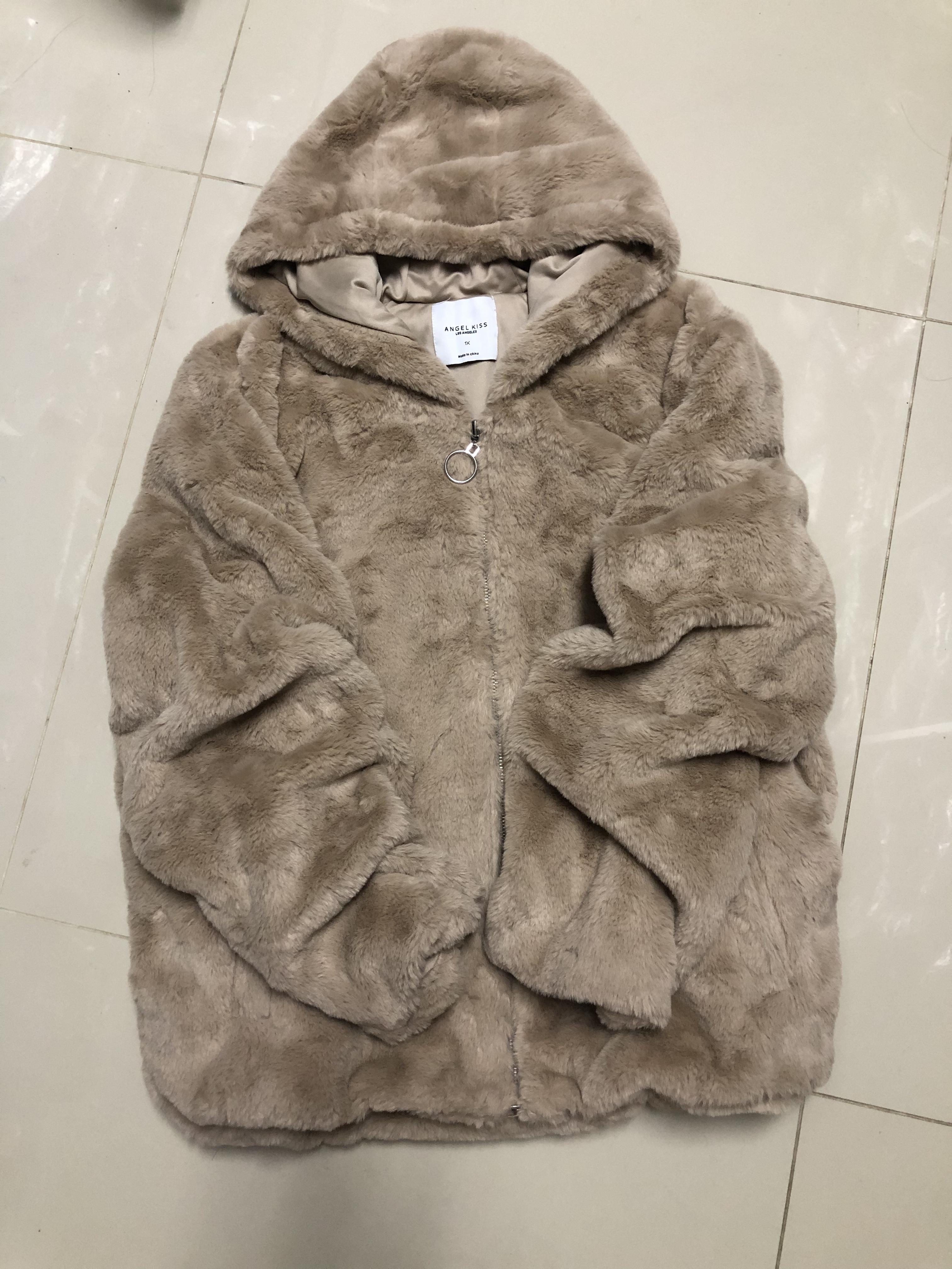 Angel kiss เสื้อเฟอร์กันหนาว หมวกฮู้ด เสื้อขน แบรนด์ ANGEL KISS (FLUFFY COAT) สำเนา น้ำตาลนู้ด